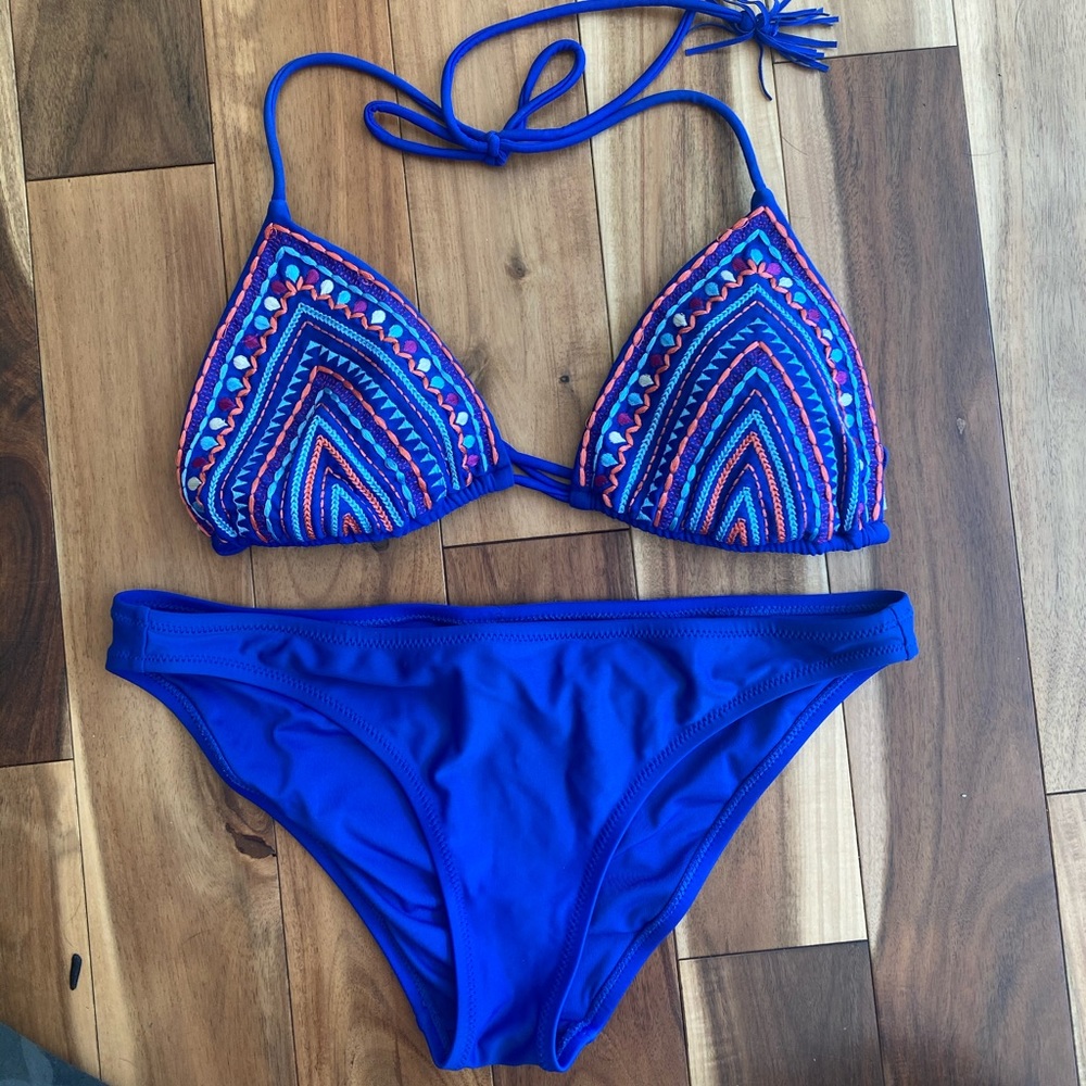 AE Bikini